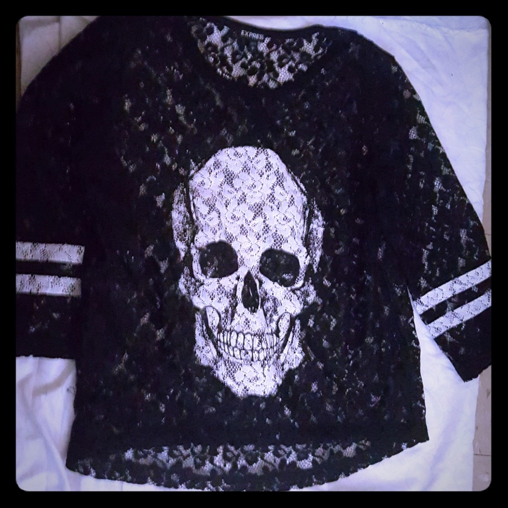 skull shirt
